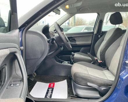 Синій Шкода Фабія, об'ємом двигуна 1.4 л та пробігом 283 тис. км за 5790 $, фото 9 на Automoto.ua