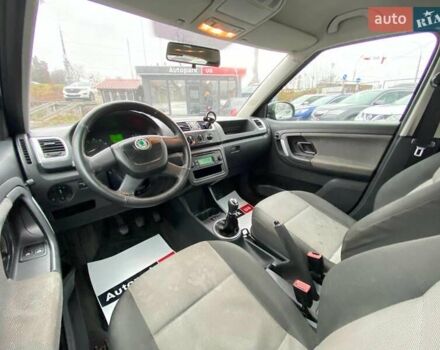 Синий Шкода Фабия, объемом двигателя 1.4 л и пробегом 283 тыс. км за 5790 $, фото 13 на Automoto.ua