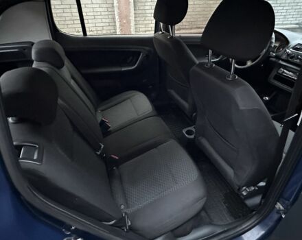 Синий Шкода Фабия, объемом двигателя 1.4 л и пробегом 262 тыс. км за 4299 $, фото 5 на Automoto.ua