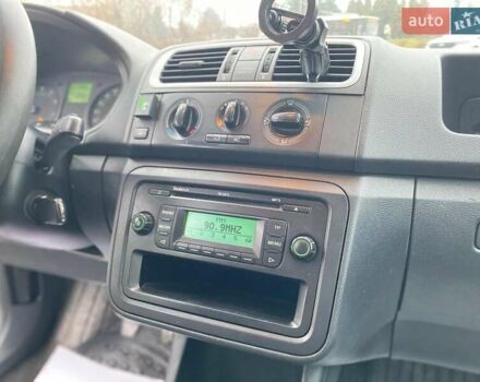 Синий Шкода Фабия, объемом двигателя 1.4 л и пробегом 283 тыс. км за 5790 $, фото 15 на Automoto.ua