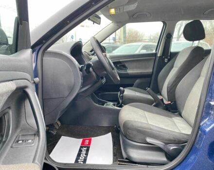 Синій Шкода Фабія, об'ємом двигуна 1.4 л та пробігом 283 тис. км за 5790 $, фото 9 на Automoto.ua