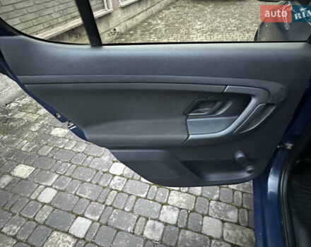 Синий Шкода Фабия, объемом двигателя 1.39 л и пробегом 262 тыс. км за 4299 $, фото 11 на Automoto.ua