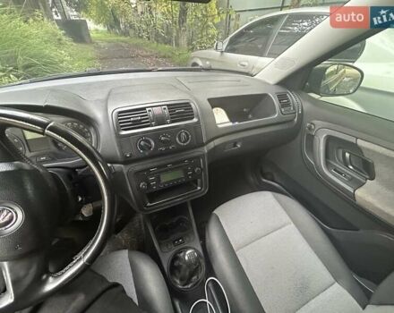 Синий Шкода Фабия, объемом двигателя 1.2 л и пробегом 203 тыс. км за 6000 $, фото 10 на Automoto.ua