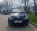 Синий Шкода Фабия, объемом двигателя 1.6 л и пробегом 350 тыс. км за 5200 $, фото 1 на Automoto.ua