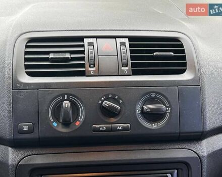 Синий Шкода Фабия, объемом двигателя 1.2 л и пробегом 116 тыс. км за 5190 $, фото 15 на Automoto.ua