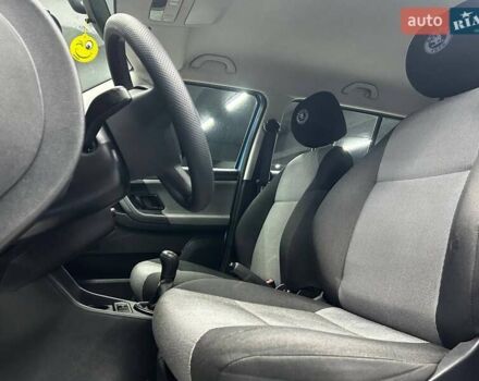 Шкода Фабія 2014 у Чернівцях на Automoto.ua Синій Шкода Фабія, об'ємом двигуна 1.2 л та пробігом 138 тис. км за 7000 $, фото 8 на Automoto.ua