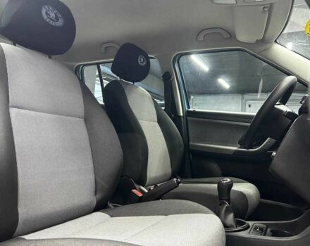 Шкода Фабія 2014 у Чернівцях на Automoto.ua Синій Шкода Фабія, об'ємом двигуна 1.2 л та пробігом 138 тис. км за 7000 $, фото 13 на Automoto.ua