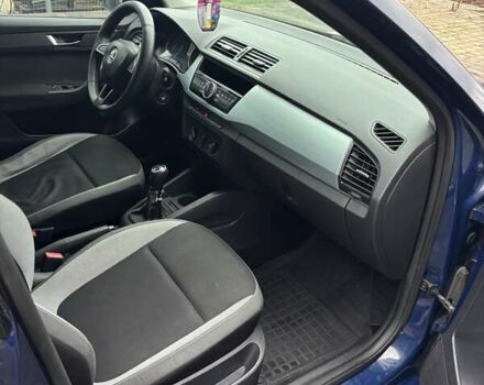 Синий Шкода Фабия, объемом двигателя 1.2 л и пробегом 200 тыс. км за 6500 $, фото 7 на Automoto.ua