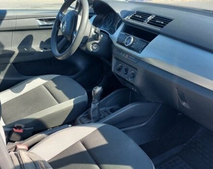 Синий Шкода Фабия, объемом двигателя 1.2 л и пробегом 195 тыс. км за 6700 $, фото 2 на Automoto.ua