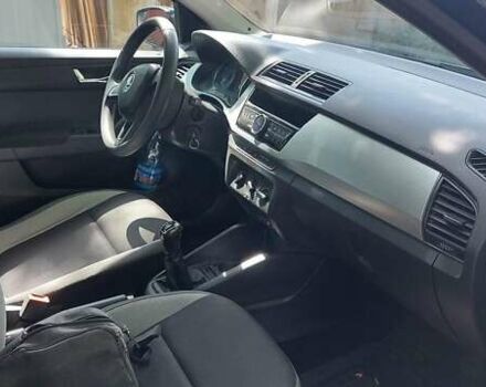 Синий Шкода Фабия, объемом двигателя 1.2 л и пробегом 196 тыс. км за 7100 $, фото 3 на Automoto.ua