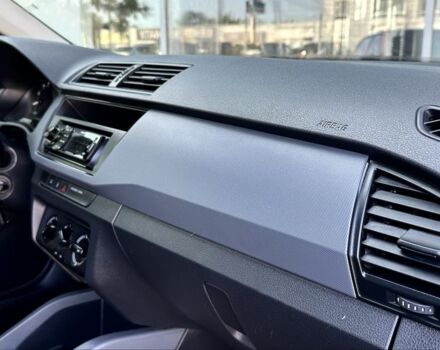 Синий Шкода Фабия, объемом двигателя 1 л и пробегом 160 тыс. км за 8900 $, фото 12 на Automoto.ua