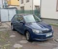 Синий Шкода Фабия, объемом двигателя 1 л и пробегом 212 тыс. км за 6100 $, фото 2 на Automoto.ua