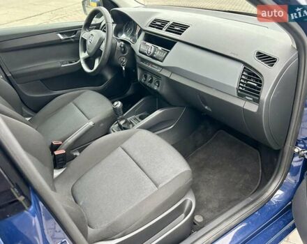 Синий Шкода Фабия, объемом двигателя 1 л и пробегом 70 тыс. км за 7300 $, фото 6 на Automoto.ua