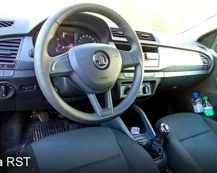 Шкода Фабия 2018 в Кременчуге на Automoto.ua Синий Шкода Фабия, объемом двигателя 1 л и пробегом 145 тыс. км за 7500 $, фото 4 на Automoto.ua
