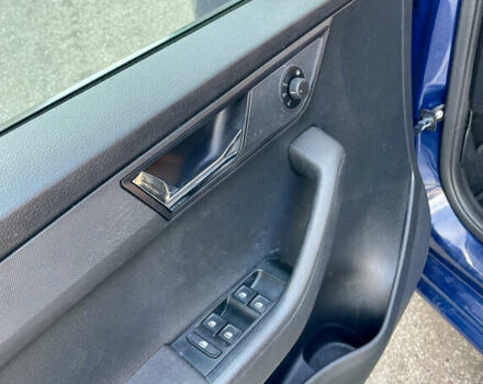 Синий Шкода Фабия, объемом двигателя 1 л и пробегом 66 тыс. км за 7950 $, фото 12 на Automoto.ua