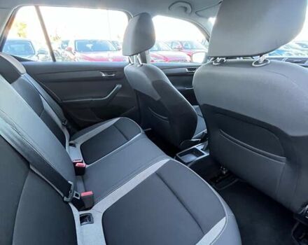 Шкода Фабия 2018 в Киеве на Automoto.ua Синий Шкода Фабия, объемом двигателя 1 л и пробегом 167 тыс. км за 6062 $, фото 14 на Automoto.ua