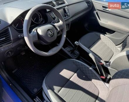 Синий Шкода Фабия, объемом двигателя 1 л и пробегом 84 тыс. км за 9678 $, фото 4 на Automoto.ua