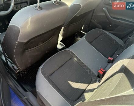 Синий Шкода Фабия, объемом двигателя 1 л и пробегом 84 тыс. км за 9678 $, фото 5 на Automoto.ua