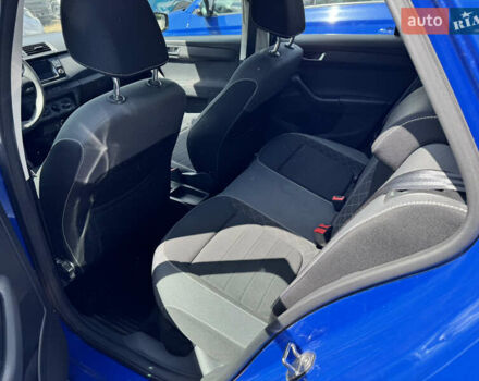 Синий Шкода Фабия, объемом двигателя 1 л и пробегом 54 тыс. км за 11279 $, фото 7 на Automoto.ua