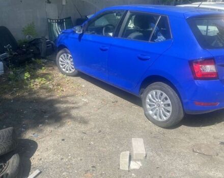 Синий Шкода Фабия, объемом двигателя 1 л и пробегом 61 тыс. км за 3800 $, фото 2 на Automoto.ua