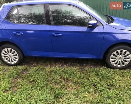 Синий Шкода Фабия, объемом двигателя 1 л и пробегом 65 тыс. км за 8750 $, фото 3 на Automoto.ua