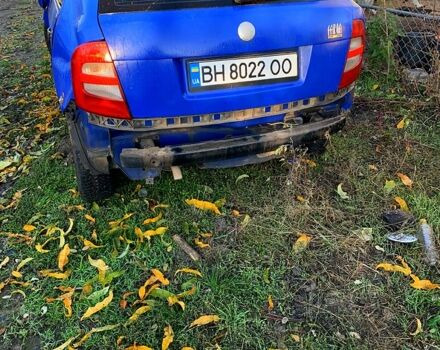 Синий Шкода Фабия, объемом двигателя 1.4 л и пробегом 200 тыс. км за 1000 $, фото 1 на Automoto.ua