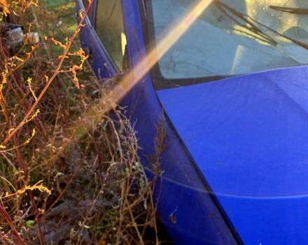 Синий Шкода Фабия, объемом двигателя 1.4 л и пробегом 200 тыс. км за 1000 $, фото 3 на Automoto.ua