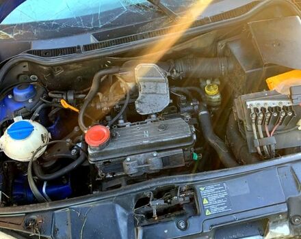 Синий Шкода Фабия, объемом двигателя 1.4 л и пробегом 200 тыс. км за 1000 $, фото 2 на Automoto.ua