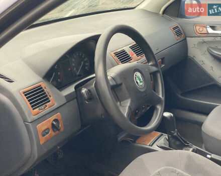 Синий Шкода Фабия, объемом двигателя 1.39 л и пробегом 282 тыс. км за 1200 $, фото 9 на Automoto.ua