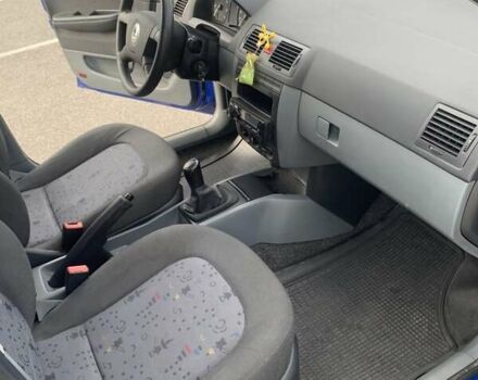 Синій Шкода Фабія, об'ємом двигуна 1.2 л та пробігом 80 тис. км за 3800 $, фото 7 на Automoto.ua