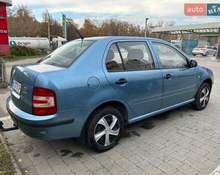Синий Шкода Фабия, объемом двигателя 1.2 л и пробегом 207 тыс. км за 4000 $, фото 2 на Automoto.ua
