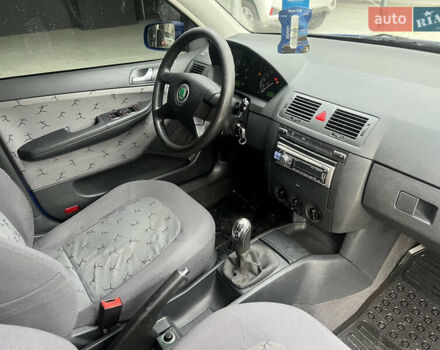 Синий Шкода Фабия, объемом двигателя 1.4 л и пробегом 293 тыс. км за 3500 $, фото 5 на Automoto.ua