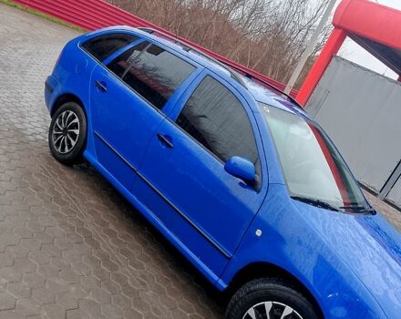 Синий Шкода Фабия, объемом двигателя 1.4 л и пробегом 293 тыс. км за 3750 $, фото 3 на Automoto.ua