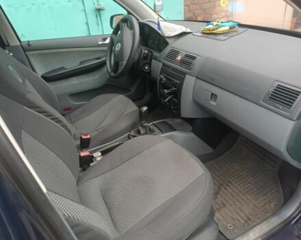 Синий Шкода Фабия, объемом двигателя 1.4 л и пробегом 290 тыс. км за 4300 $, фото 6 на Automoto.ua