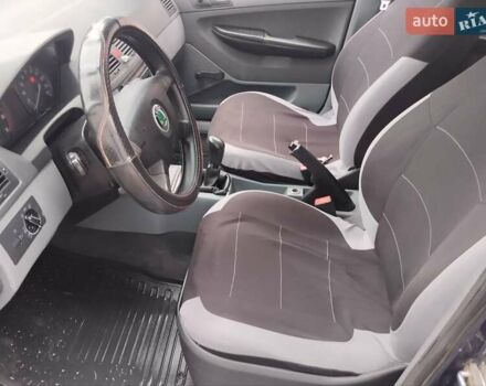 Синій Шкода Фабія, об'ємом двигуна 1.4 л та пробігом 300 тис. км за 2999 $, фото 3 на Automoto.ua