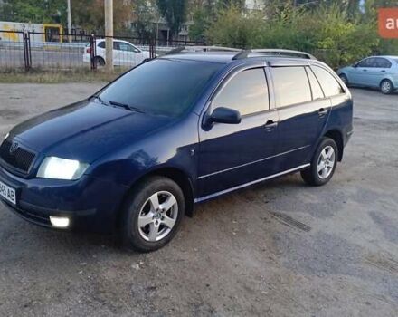 Синий Шкода Фабия, объемом двигателя 1.4 л и пробегом 200 тыс. км за 3500 $, фото 2 на Automoto.ua