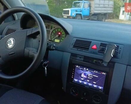 Синий Шкода Фабия, объемом двигателя 1.4 л и пробегом 200 тыс. км за 3500 $, фото 5 на Automoto.ua