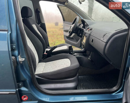 Синий Шкода Фабия, объемом двигателя 1.39 л и пробегом 270 тыс. км за 3500 $, фото 23 на Automoto.ua