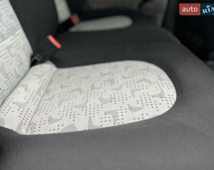 Синий Шкода Фабия, объемом двигателя 1.4 л и пробегом 270 тыс. км за 3800 $, фото 21 на Automoto.ua