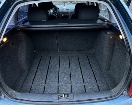 Синий Шкода Фабия, объемом двигателя 1.4 л и пробегом 285 тыс. км за 3300 $, фото 3 на Automoto.ua