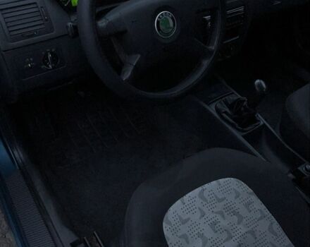 Синий Шкода Фабия, объемом двигателя 1.4 л и пробегом 285 тыс. км за 3300 $, фото 5 на Automoto.ua