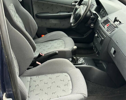 Синій Шкода Фабія, об'ємом двигуна 1.39 л та пробігом 182 тис. км за 3650 $, фото 11 на Automoto.ua