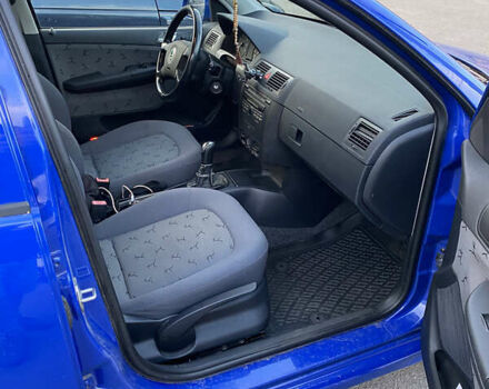 Синий Шкода Фабия, объемом двигателя 1.39 л и пробегом 250 тыс. км за 4300 $, фото 5 на Automoto.ua