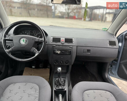 Синий Шкода Фабия, объемом двигателя 1.4 л и пробегом 190 тыс. км за 3900 $, фото 12 на Automoto.ua