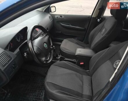 Синій Шкода Фабія, об'ємом двигуна 1.39 л та пробігом 238 тис. км за 3800 $, фото 8 на Automoto.ua
