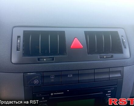 Синій Шкода Фабія, об'ємом двигуна 1.4 л та пробігом 288 тис. км за 3300 $, фото 4 на Automoto.ua