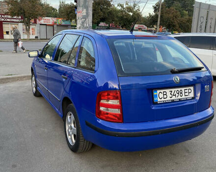Синий Шкода Фабия, объемом двигателя 1.39 л и пробегом 250 тыс. км за 4300 $, фото 4 на Automoto.ua