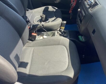 Синий Шкода Фабия, объемом двигателя 1.4 л и пробегом 306 тыс. км за 2800 $, фото 4 на Automoto.ua