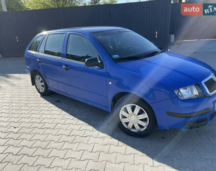 Синий Шкода Фабия, объемом двигателя 1.2 л и пробегом 315 тыс. км за 2600 $, фото 2 на Automoto.ua