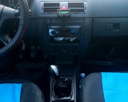 Синий Шкода Фабия, объемом двигателя 1.4 л и пробегом 224 тыс. км за 4000 $, фото 6 на Automoto.ua